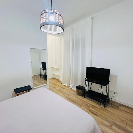 Bellhome 3 - Elegante Appartamento Nel Centro Di Bari Exterior photo