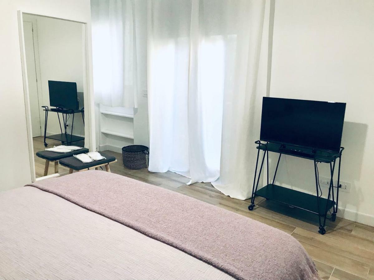 Bellhome 3 - Elegante Appartamento Nel Centro Di Bari Exterior photo